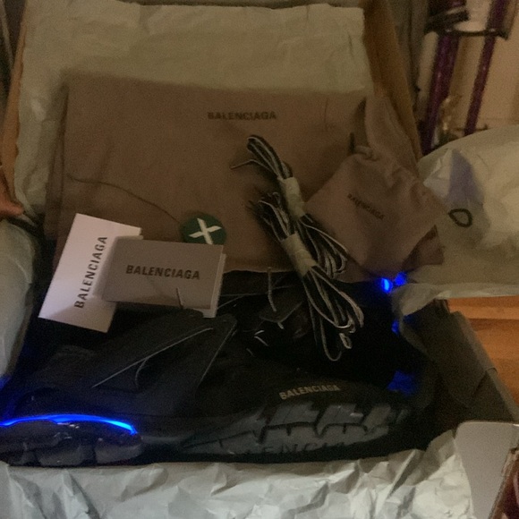 BRAND NEW LED BALENCIAGAS - Picture 2 of 4